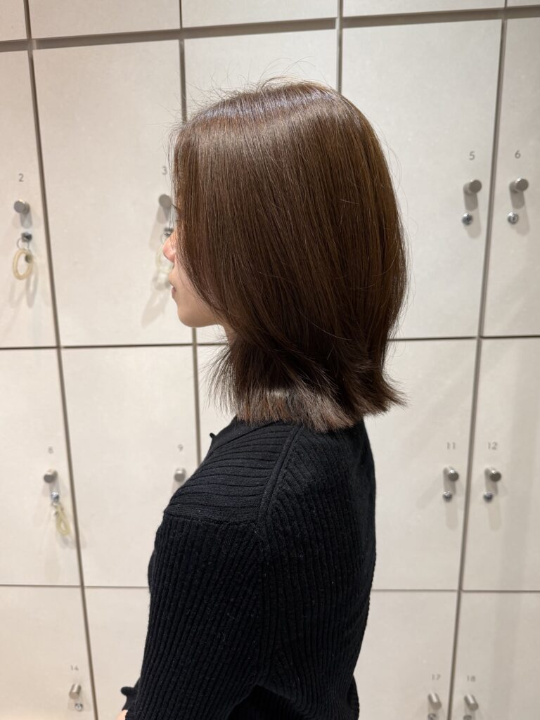 くびれレイヤースタイル×オリーブベージュカラーのメイン画像